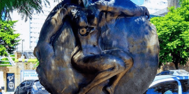 Robaron una obra de bronce y mármol de gran valor patrimonial en el Paseo de las Esculturas