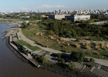 La UBA insiste en que el club CUBA debe desalojar tierras junto al río y afirma que le deben un canon millonario