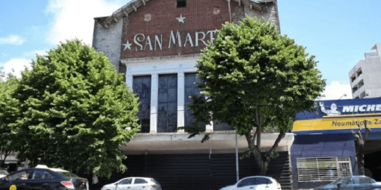Dos murales de Castagnino frenan la construcción de un edificio en el viejo cine San Martín