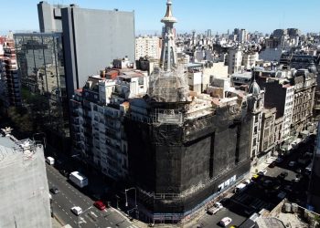 Dos nuevas esculturas para la cúpula de la Confitería Del Molino