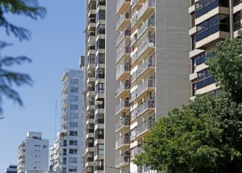 Hoy hay 2 permutas cada 10 ventas: qué es y cómo se hace el trueque inmobiliario