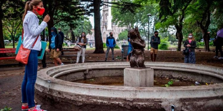 Viernes de monumentos en Mar del Plata: visitas guiadas para que los turistas conozcan la ciudad desde otro lugar