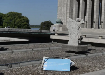 Proponen reactivar las dos fuentes del Monumento