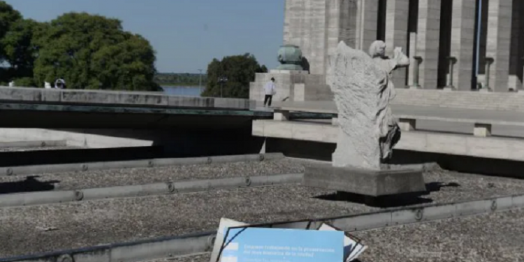 Proponen reactivar las dos fuentes del Monumento