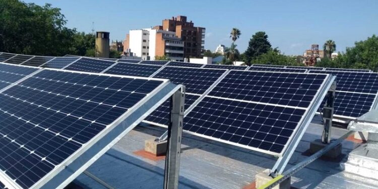 Creció la cantidad de usuarios que genera su propia electricidad en 2020