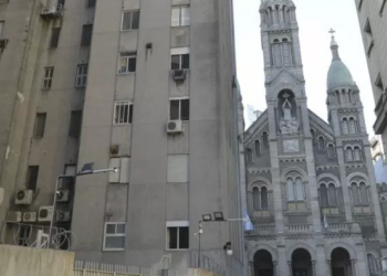 El Kavanagh vs el hotel Plaza: de qué se trata el nuevo capítulo en la antigua pelea entre vecinos