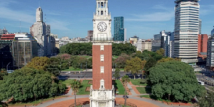 La Torre Monumental, el ícono porteño con una réplica del Big Ben