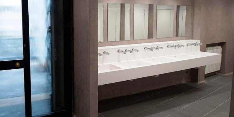 Piden reglamentar la ley para la instalación de baños públicos en espacios verdes