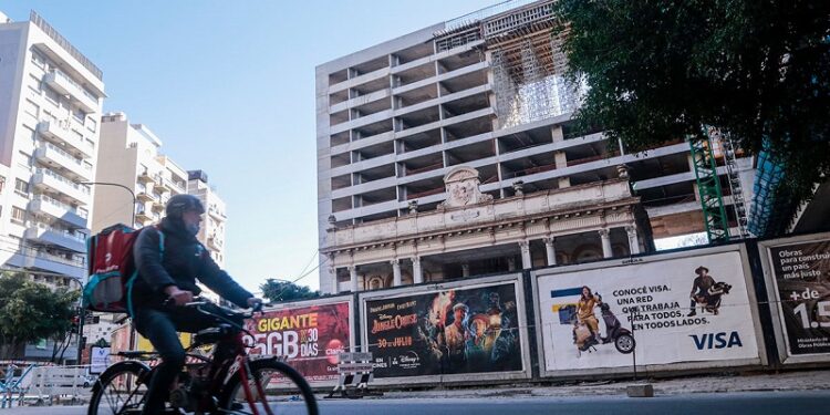 “Arquitectura parasitaria”: el real estate se pone voraz