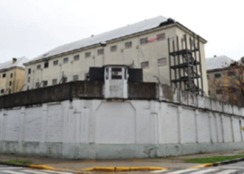 Desilusión de los vecinos de Villa Devoto por la postergación de la mudanza de la cárcel