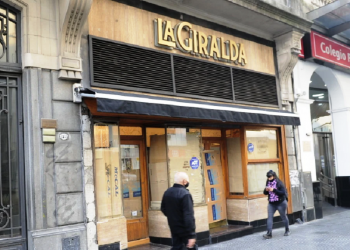 Reabre La Giralda y Corrientes recupera un bar histórico