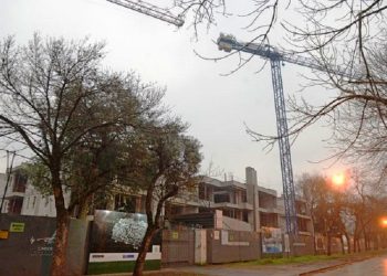 Vecinos de Fisherton se oponen a la construcción de condominios en el barrio