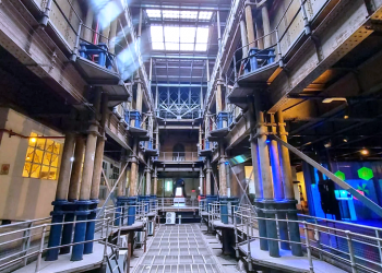 Los cuatro falsos palacios porteños que ocultan grandes depósitos de agua