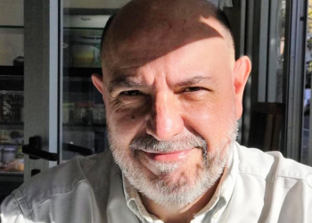 Presentan en Rosario el libro “Echesortu, bitácora del alma” – Entrevista a Roberto Trapé