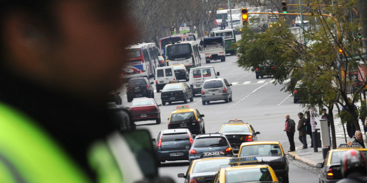 Sólo el 20% de los conductores sabe qué hacer con el semáforo amarillo