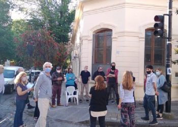 Vecinos salieron a la calle en defensa del adoquinado histórico