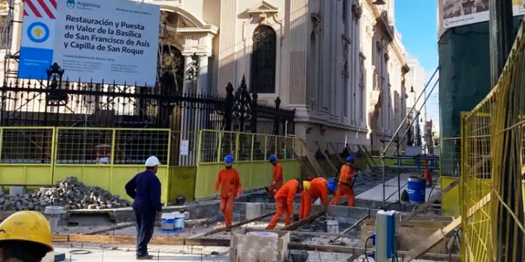 Reclamo por retiro de adoquines en el Casco Histórico