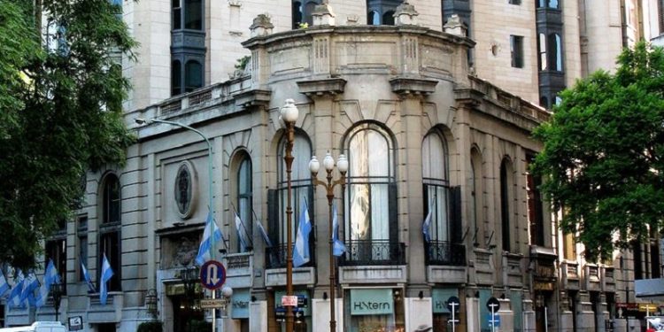 Los dueños del Alvear harán residencias en un emblemático hotel porteño