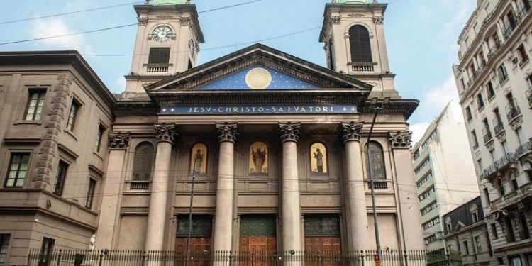 Restauran la Iglesia del Salvador, construida por los jesuitas