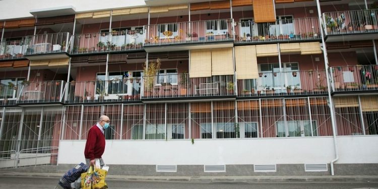El edificio de 17 viviendas en un barrio del sur de Madrid donde reina el derecho de uso