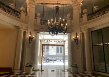 Subastan un emblemático edificio de oficinas del centro porteño