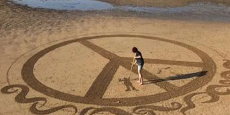Harán una jornada de Land Art en las playas Mar del Plata