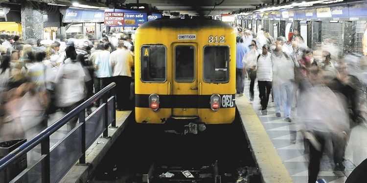 A 20 años de la ley que creó las líneas F, G e I, el subte vive en el ostracismo