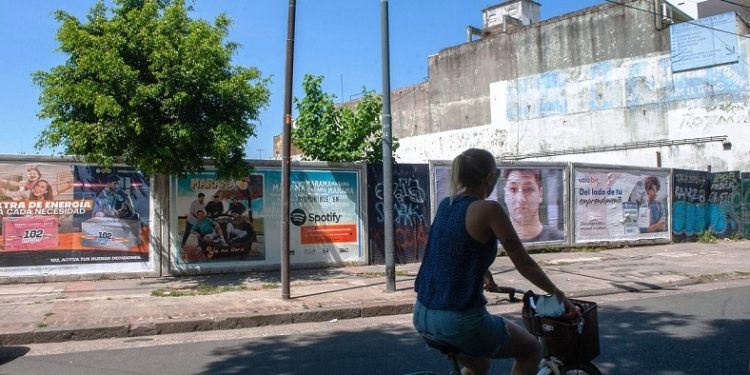 Buscan que los baldíos de la Ciudad se conviertan en micro-plazas