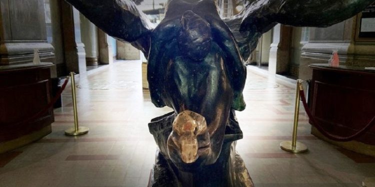 La escultura perdida de Mario Palanti que vuelve al Barolo