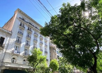 Tras los rastros de Mario Palanti, el creador del Barolo y sus huellas en edificios de la Ciudad