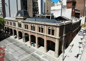 Autoridades de la Ciudad visitaron el Mercado de los Carruajes