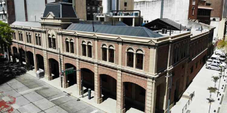 Autoridades de la Ciudad visitaron el Mercado de los Carruajes