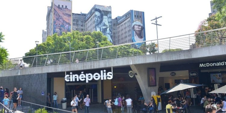 Abre el complejo de cines de la Plaza Houssay y será el primero “bajo tierra” de la Ciudad