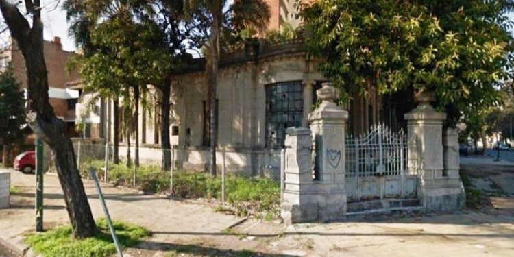 Denuncian el abandono de la casa de Francisco Beiró en Villa Devoto