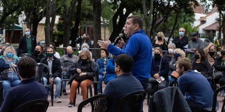 Anuncian obras en el Colector Marcos Sastre ante vecinos de zona norte