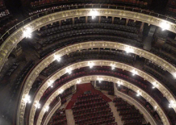 El teatro El Círculo restaura su sala central y suma un museo