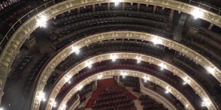 El teatro El Círculo restaura su sala central y suma un museo