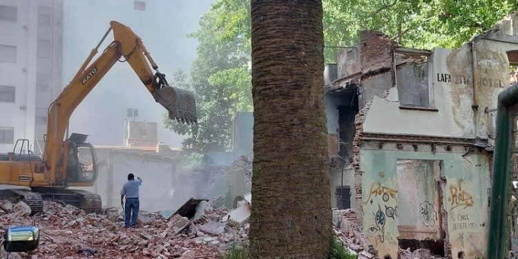 Avanza la demolición del hotel Lafayette