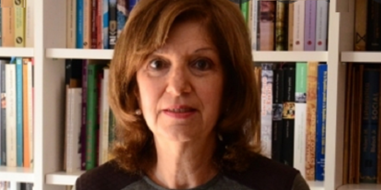 Preservan documentos de la prensa rosarina – Entrevista a Carina Frid