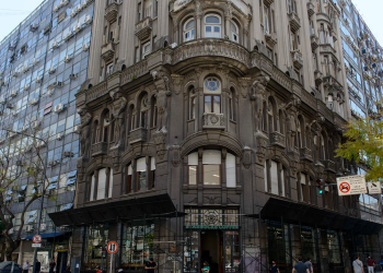 La titánica obra para recuperar la fachada de un edificio emblemático de Buenos Aires