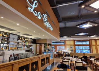 Reabre La Ópera, el clásico de Corrientes esquina Callao