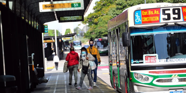 Los barrios con menos transporte público tendrán su Metrobus
