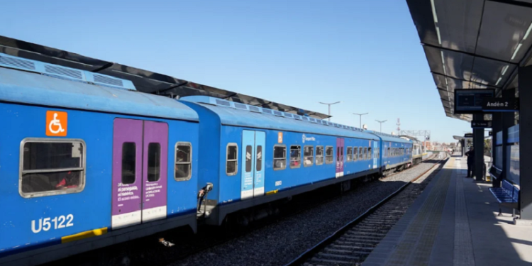Reabrió la estación La Paternal y el tren volvió a parar en el barrio tras 5 años
