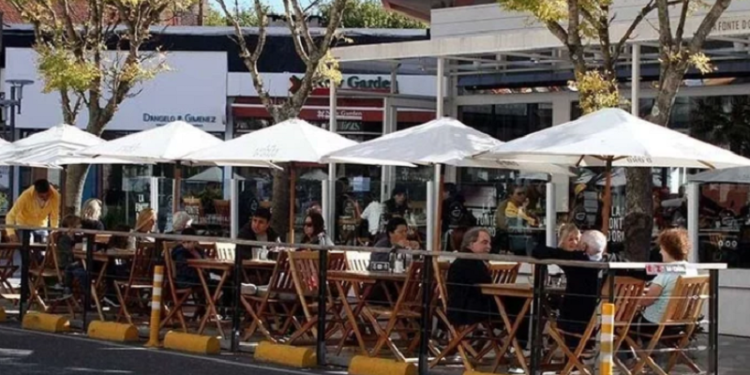 El Colegio de Arquitectos propuso realizar un concurso para tener un diseño uniforme de los decks