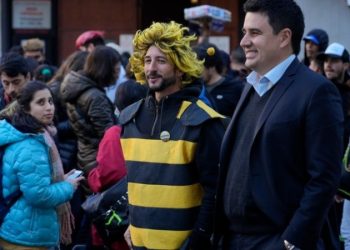 De Rosario al Congreso, con cenizas y la “abejita” de la Multisectorial