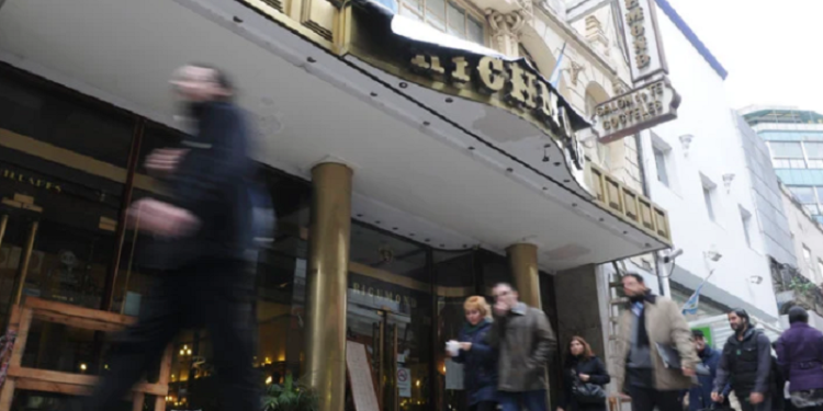 Reabre el local donde estuvo la Confitería Richmond