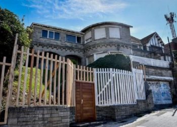 Alerta de vecinos del barrio La Perla por la construcción de una torre en un inmueble patrimonial