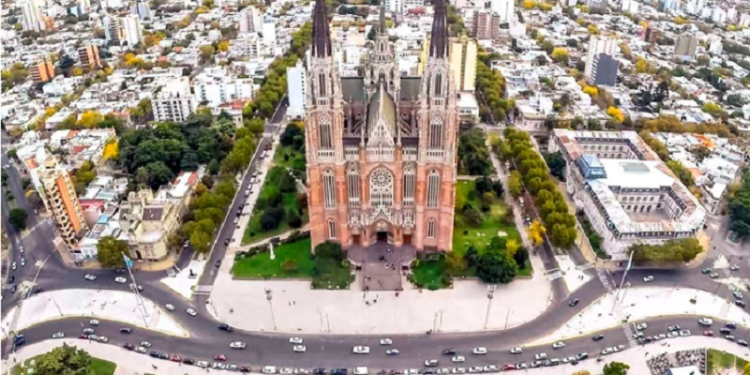 Un encuentro para pensar La Plata, la “ciudad pensada”