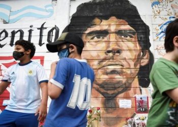 Inauguraron un mural de Maradona cerca del Obelisco