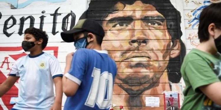 Inauguraron un mural de Maradona cerca del Obelisco